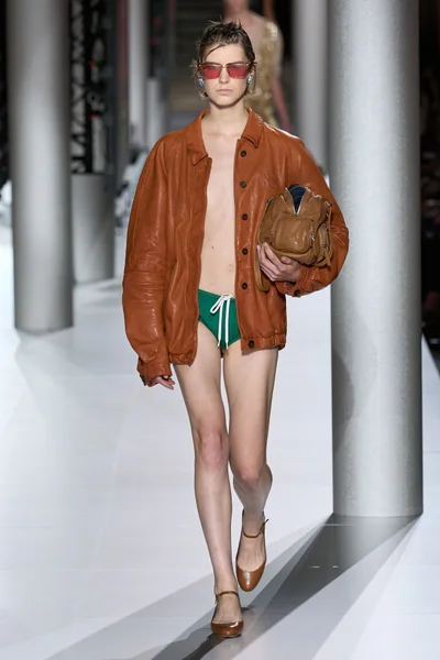 Look 12